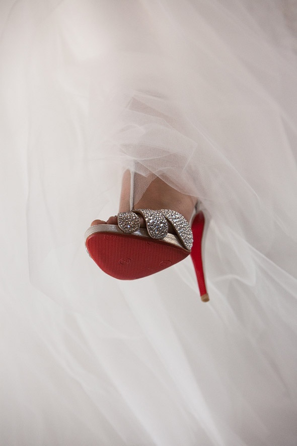 Add a Touch of Sexy RED This Christmas with Points: Embrace Your Inner Sophisticated Woman!にて紹介している画像