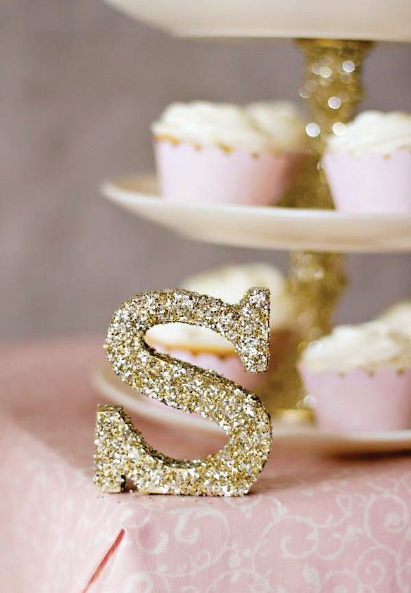 "10 Adorable Images of Pink and Gold"にて紹介している画像