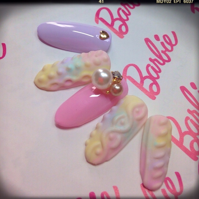 Cozy Knit Nails: Adorable Winter Manicure for Your Fingers ♬にて紹介している画像