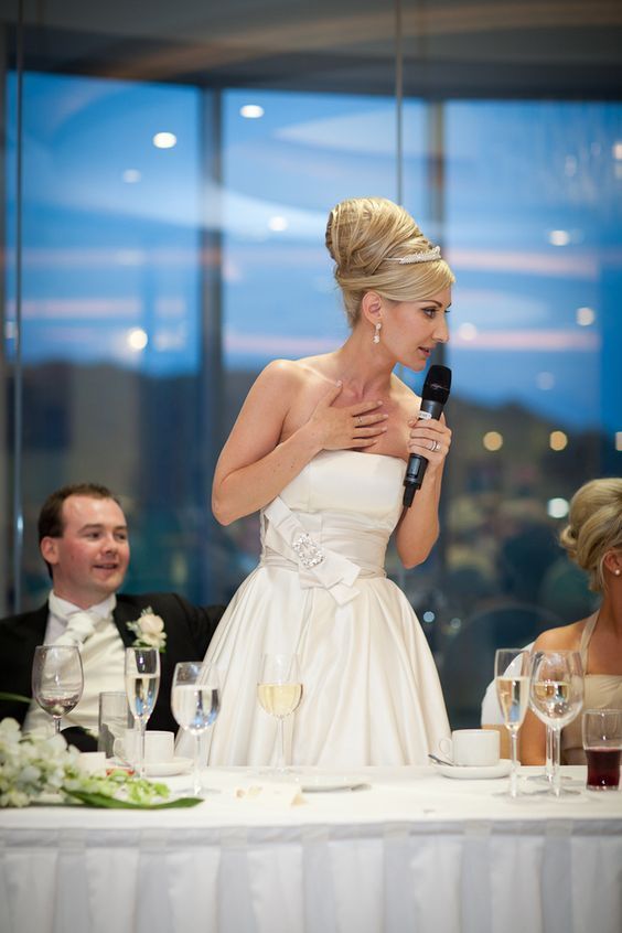 "Become a Wise Bride! Let's Learn Challenging Words like 'Gobentatsu' and 'Sen'etsu' Often Used in Wedding Speeches!"にて紹介している画像