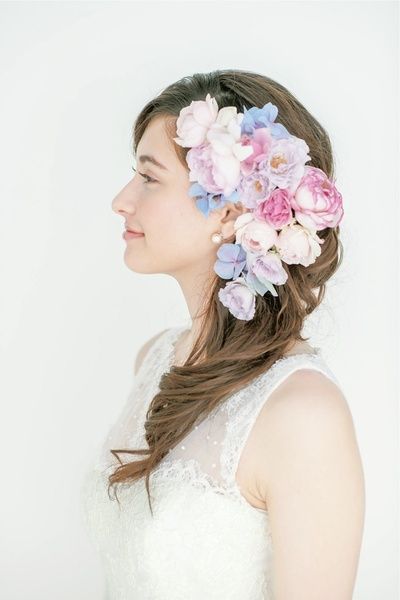 The Stylish Bride's Secret: Recommended Bridal Hair Tips for Different Venues ♡にて紹介している画像
