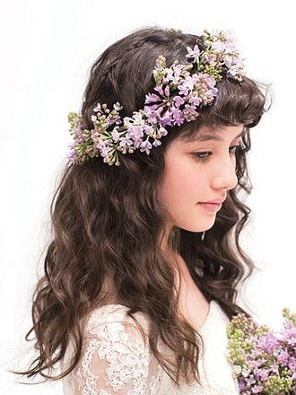The Stylish Bride's Secret: Recommended Bridal Hair Tips for Different Venues ♡にて紹介している画像