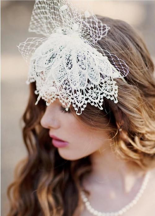 The Stylish Bride's Secret: Recommended Bridal Hair Tips for Different Venues ♡にて紹介している画像