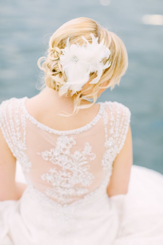 The Stylish Bride's Secret: Recommended Bridal Hair Tips for Different Venues ♡にて紹介している画像