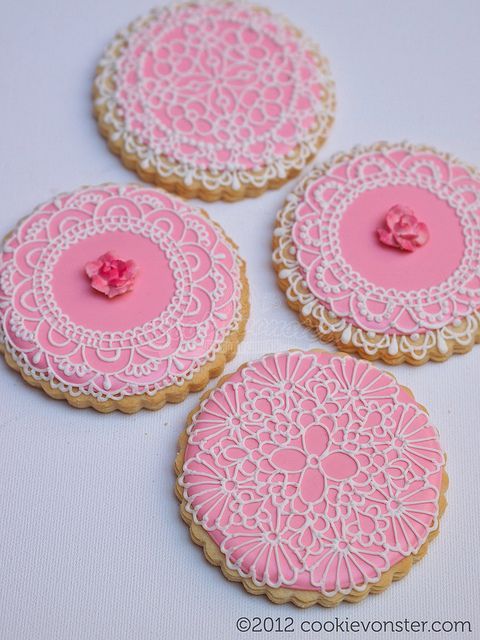 芸術的なうつくしさ！繊細なレースをほどこしたアイシングクッキーが感動の可愛さ♡にて紹介している画像