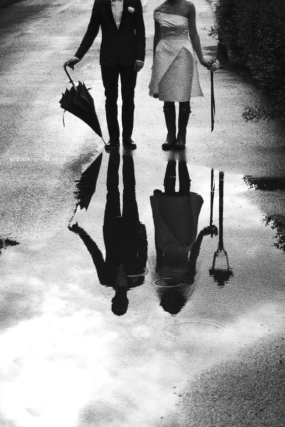 "Beautiful Wedding Photos Even in the Rain! 9 Stunning Shots to Capture When It Rains"にて紹介している画像