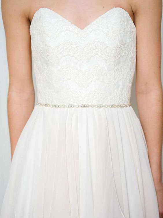 Sash Belt Designs Featuring "Delicate and Charming" Points to Match Your Wedding Dress ♡にて紹介している画像