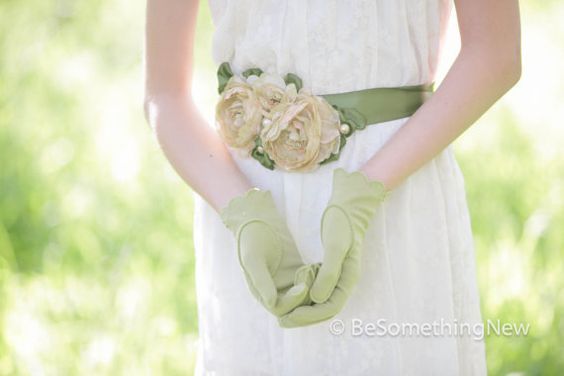 Sash Belt Designs Featuring "Delicate and Charming" Points to Match Your Wedding Dress ♡にて紹介している画像