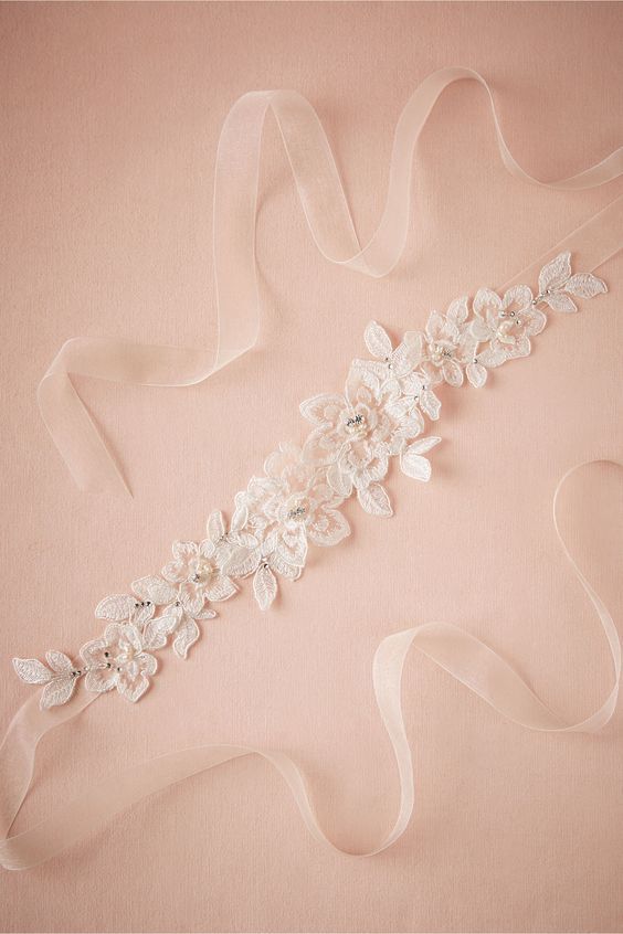 Sash Belt Designs Featuring "Delicate and Charming" Points to Match Your Wedding Dress ♡にて紹介している画像