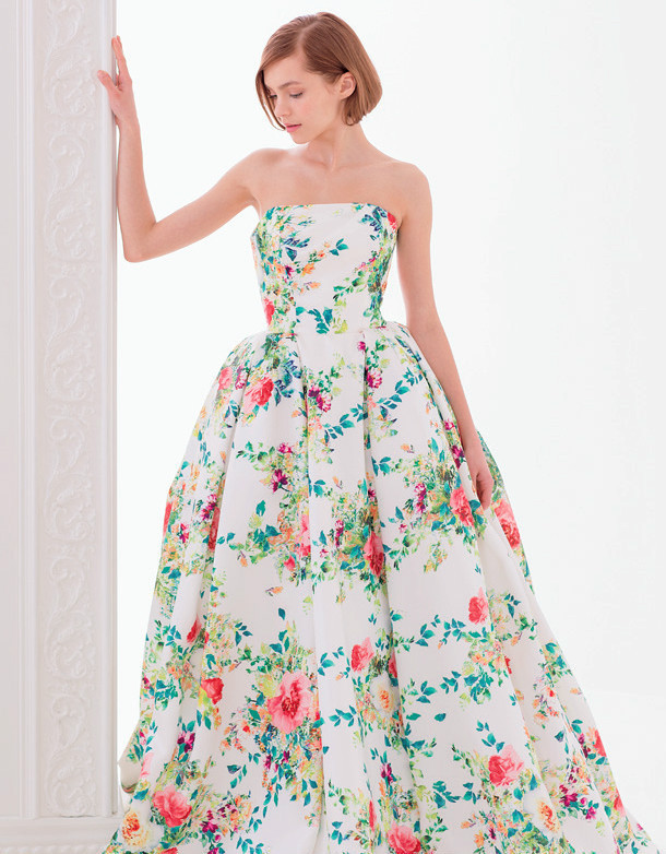 お色直しには“優しいニュアンスカラー”ドレスを選ぶ花嫁続出！今狙い目の2枚目ドレスBEST♡10にて紹介している画像