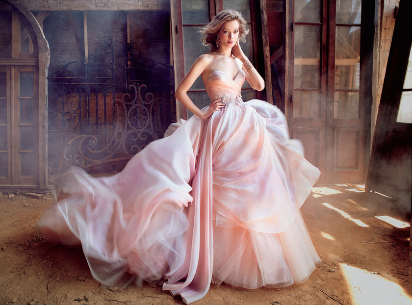 お色直しには“優しいニュアンスカラー”ドレスを選ぶ花嫁続出！今狙い目の2枚目ドレスBEST♡10にて紹介している画像