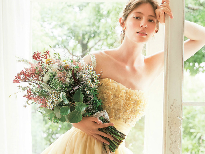 お色直しには“優しいニュアンスカラー”ドレスを選ぶ花嫁続出！今狙い目の2枚目ドレスBEST♡10にて紹介している画像