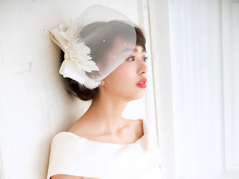 "5 Chic Noble Hair Arrangements Taught by Popular Hair and Makeup Artist Michi Shimizu, Who Also Works with Real Brides"にて紹介している画像