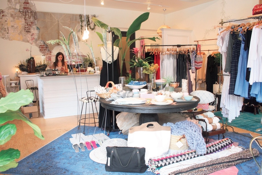 "Attention Honeymooners and Guests Planning a Hawaiian Wedding! 10 Latest Topics from Hawaii*"にて紹介している画像