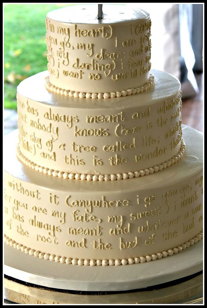 Pure White: A Collection of Snowy White Wedding Cakes ♡にて紹介している画像