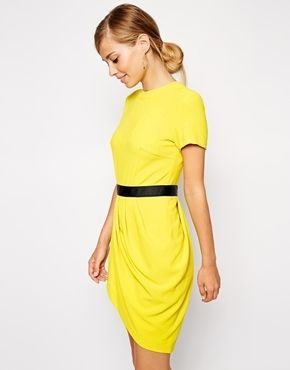 A Joyful Overflow of HAPPY ♡ Adorable and Energetic "Yellow Color" Party Dresses ♡にて紹介している画像