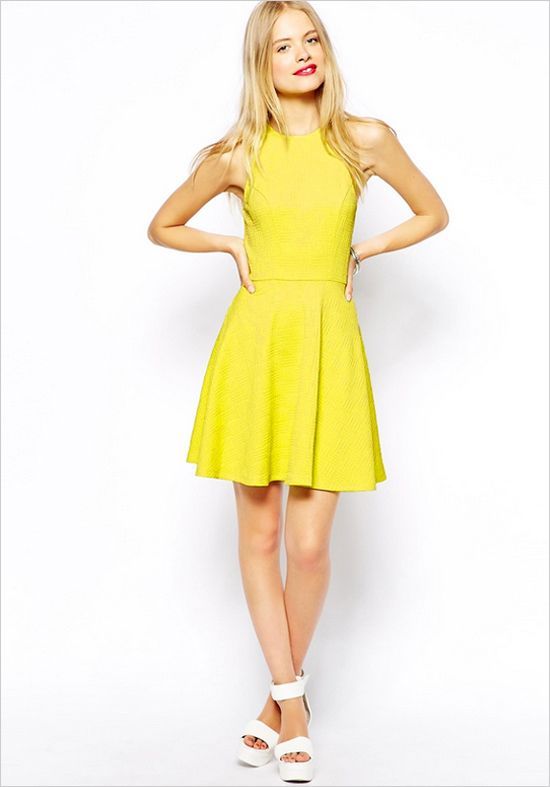 A Joyful Overflow of HAPPY ♡ Adorable and Energetic "Yellow Color" Party Dresses ♡にて紹介している画像