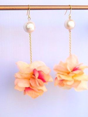 “人魚の涙♡”真珠を使った美しく素敵なピアスで耳元華やかに♡にて紹介している画像