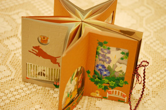 DIY Delight: Discover the Perfect 'Star Book' for Your Christmas Wedding!にて紹介している画像