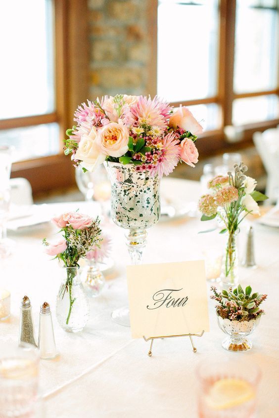 "\Someone Please Tell Me/ Answering Questions About Intimate Family Weddings with Fewer Than 10 Guests♡"にて紹介している画像