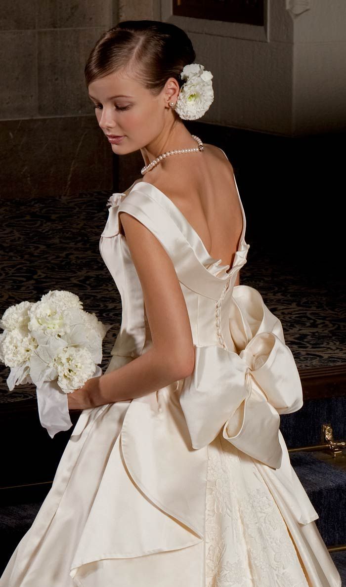 Gathering Adorable Wedding Dresses with Cute Ribbons That Make You Swoon ♡にて紹介している画像