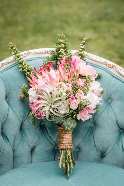 Autumn-Inspired Bouquet Showcase: Highlighting Soft Colors with Dusty Pink Accents!にて紹介している画像