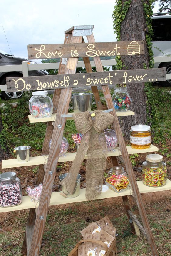 結婚式に〔梯子〕を使うと素敵って知ってた？梯子を使った、華やかなウェルカムスペース特集＊にて紹介している画像