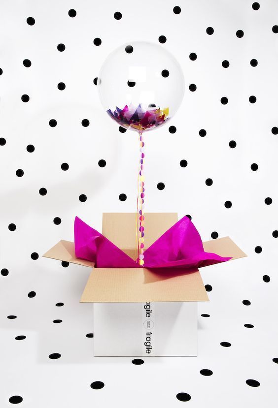 Have You Heard of Balloon Boxes? A Gift Filled with Balloons That Flies Out When You Open the Box!にて紹介している画像