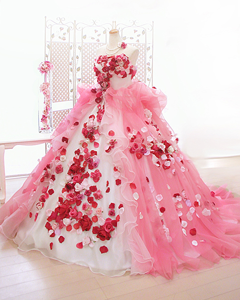 8 Romantic Wedding & Color Dresses from Hanisakura Featuring Flowers and Pink Elements♡にて紹介している画像