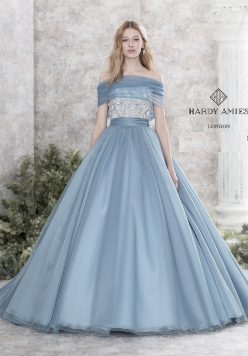 The Adorable Colored Dresses of HARDY AMIES, a Brand Loved by the British Royal Family ♡にて紹介している画像