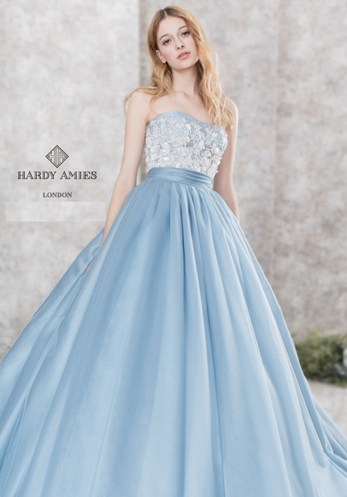 The Adorable Colored Dresses of HARDY AMIES, a Brand Loved by the British Royal Family ♡にて紹介している画像