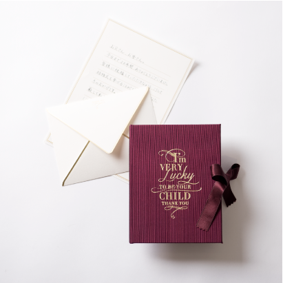 〔今までの感謝と、結婚式の思い出〕を伝える贈り物♡ウェディングムービーブックを両親へ渡そう＊にて紹介している画像