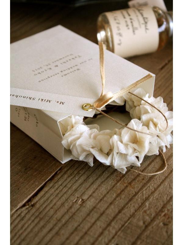 お花屋さんがつくるペーパーアイテム＊〔ジィール〕の席札が可愛くて画期的すぎる…！♡にて紹介している画像