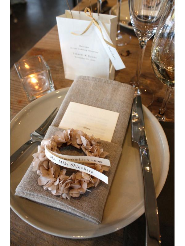 お花屋さんがつくるペーパーアイテム＊〔ジィール〕の席札が可愛くて画期的すぎる…！♡にて紹介している画像