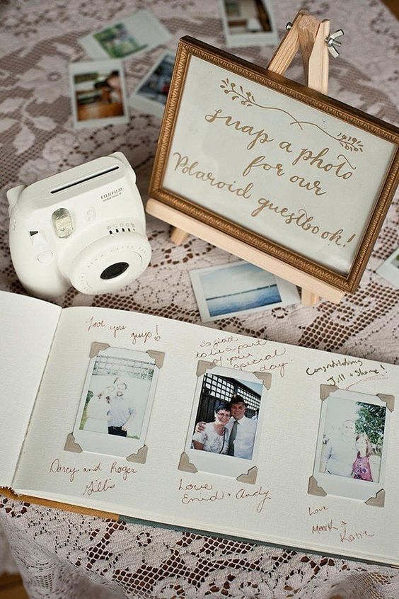 10 Stylish Overseas-Inspired Guest Book Designs That Will Surely Become Treasures After Your Wedding ♡にて紹介している画像