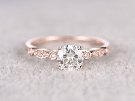 Which Design is Your Favorite?♡ A Comprehensive Guide to the Basic Designs and Types of Engagement Rings＊にて紹介している画像