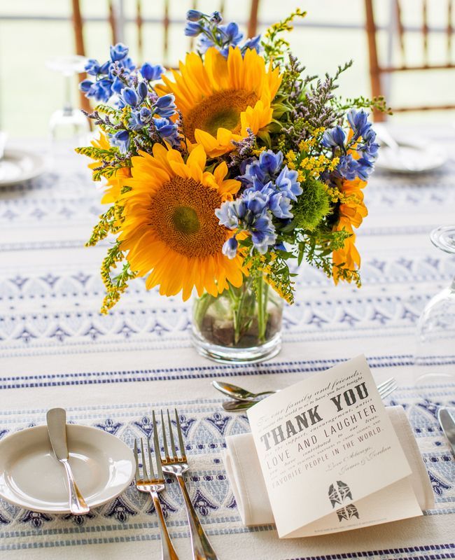 いつも陽の向く方に顔をあげて♡元気いっぱいな向日葵のブーケをあつめました♡にて紹介している画像