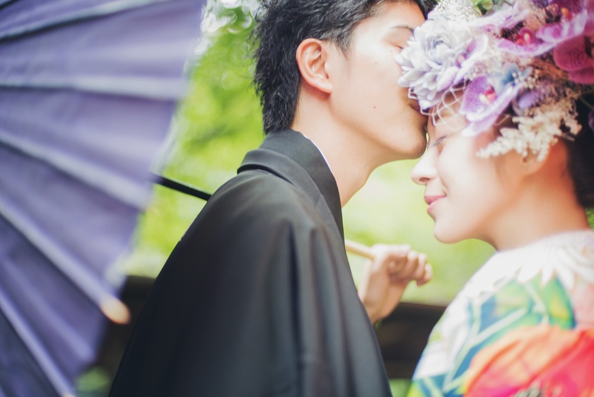 Learning from CUCURU's Senior Brides: A Collection of Personal Coordinations with Color Uchikake and Shiromuku ♡にて紹介している画像