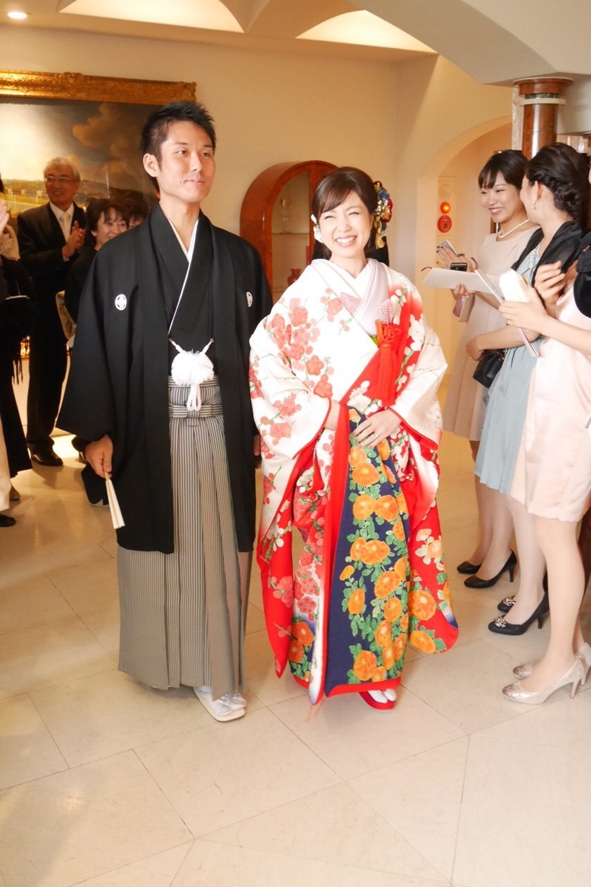 Learning from CUCURU's Senior Brides: A Collection of Personal Coordinations with Color Uchikake and Shiromuku ♡にて紹介している画像