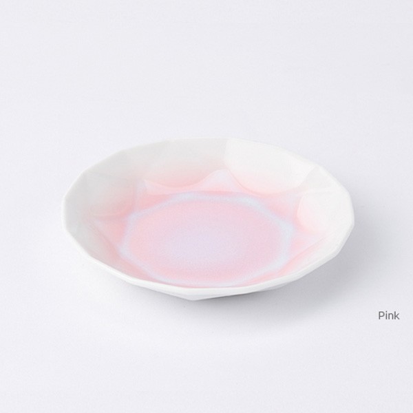 "Despite Being This Cute, Only 1,000 Yen Each! The Gem-like Arita Porcelain 'ARITA JEWEL' I Want to Use as Wedding Favors!"にて紹介している画像