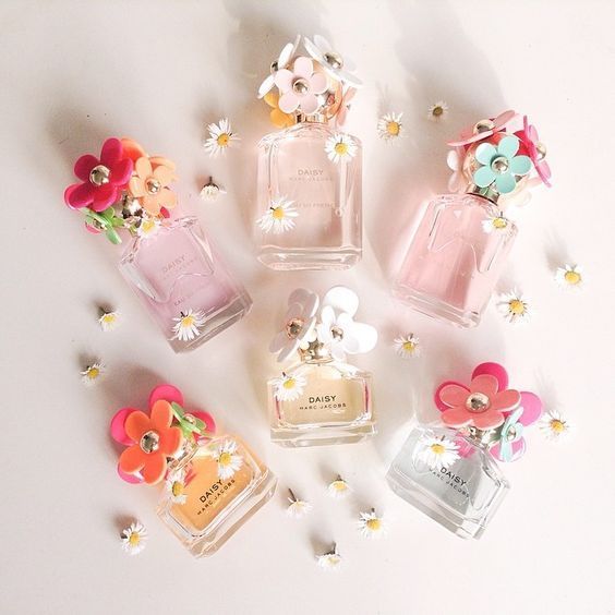 On the Wedding Day: Should You Wear Perfume or Not? Essential Perfume Tips for Brides♡にて紹介している画像