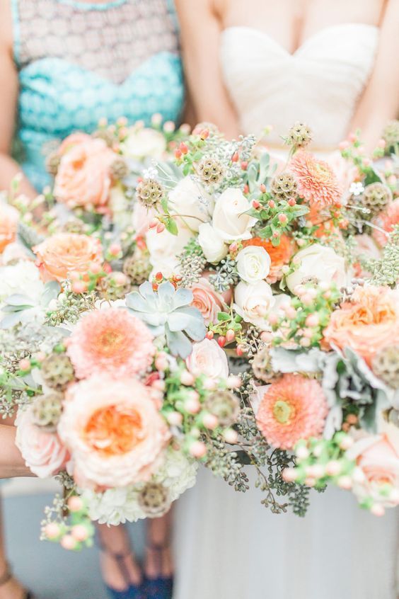 "Don't Struggle Alone: Who Do Experienced Brides Turn to for Support When Preparing for Their Wedding?"にて紹介している画像