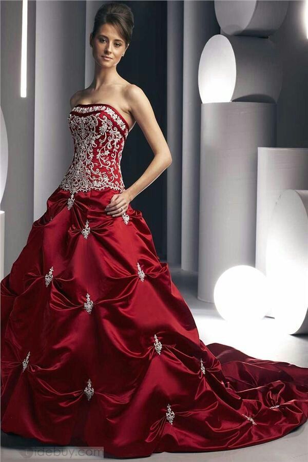 RED&WHITEでおめでたい！happyな紅白カラーに身を包んだ花嫁さんcollectionにて紹介している画像