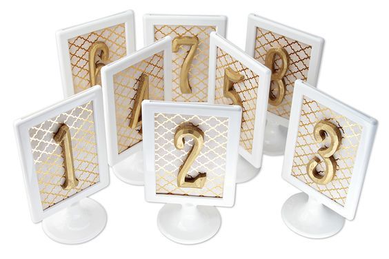 Unbeatable Value! 7 Adorable DIY Bride Ideas Using IKEA's 99-Yen Photo Frame*にて紹介している画像