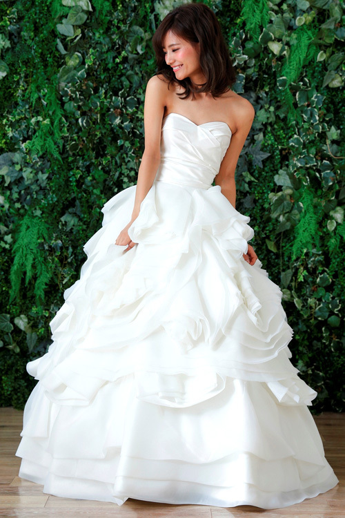 2次会や1.5次会専用＊〔プラチナドレススタイル〕の35,000円で借りれる素敵ドレス5選♡にて紹介している画像