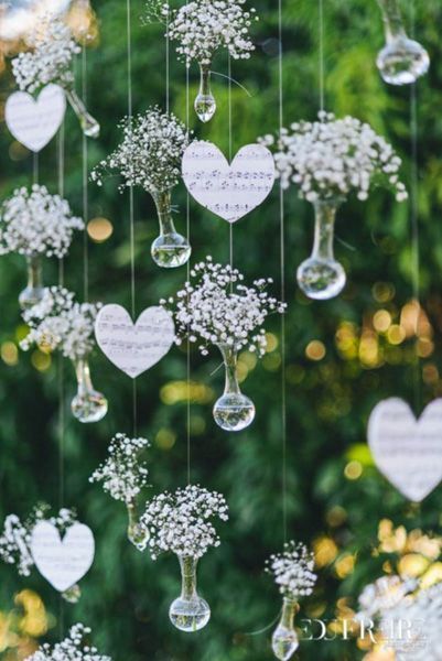 7 Unique Garland Creations for Your Destination Wedding That You Can Reference Right Now♡にて紹介している画像