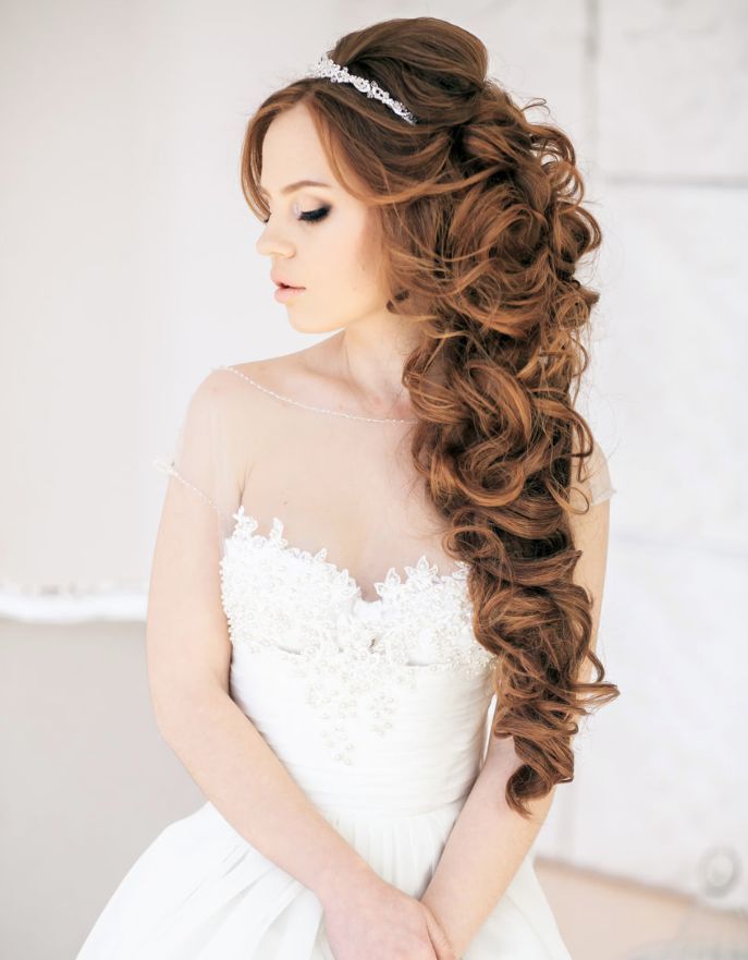 Hair Takes Center Stage in Fashion! Gorgeous Bridal Styles with Big Hair ♡にて紹介している画像