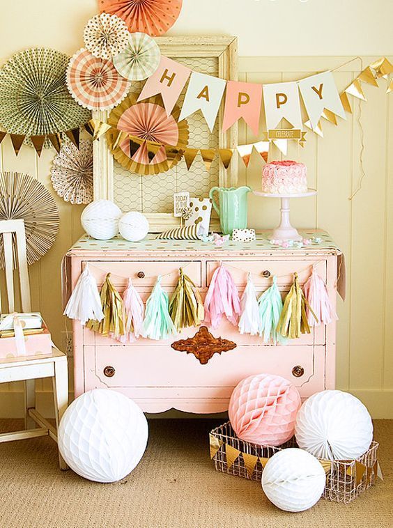 7 Unique Garland Creations for Your Destination Wedding That You Can Reference Right Now♡にて紹介している画像