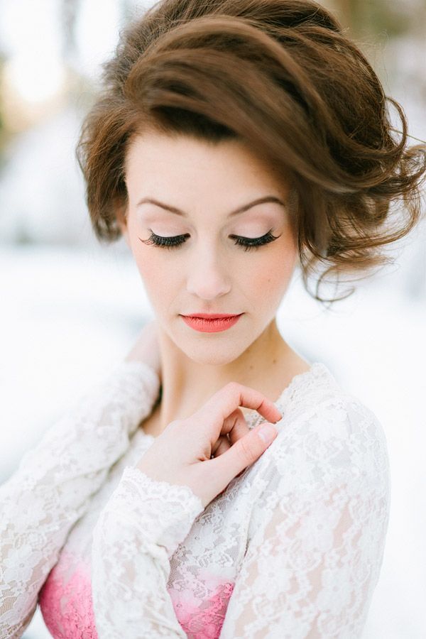 Hair Takes Center Stage in Fashion! Gorgeous Bridal Styles with Big Hair ♡にて紹介している画像