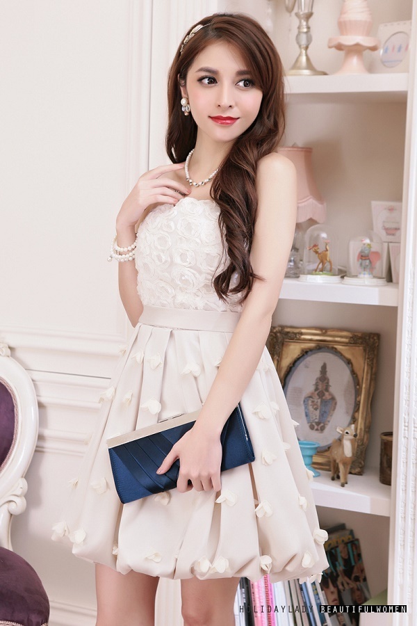 セルフ前撮りや二次会に＊１万円以下で買えちゃう〔スイートハート〕のミニドレスが可愛すぎ♡にて紹介している画像